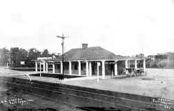 Station-Port-Jefferson-1905.jpg (88194 bytes)