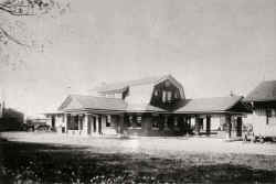 Station-Sag Harbor-Newly Opened (View NW) - 1910-Keller.jpg (84914 bytes)