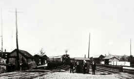 Station-Woodside-View E-c. 1913_DaveKeller.jpg (53201 bytes)