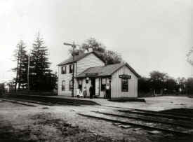medford-station_1910_Keller.jpg (90084 bytes)