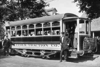 Suffolk Traction Co-Battery Car 1-Patchogue-7-1911.jpg (104858 bytes)
