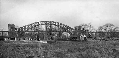 NYCRR Hell Gate Bridge-Dutch Farmhouse and Yard - Astoria, NY (View NW) - 03-23-33 (Sperr-Keller).jpg (104253 bytes)