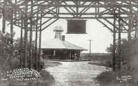 Station-Shoreham-Tesla's Tower-View SE - c. 1905 (Greene-eBay) (Greyscale).jpg (139193 bytes)