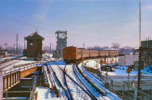 LIRR - Far Rock MU at Valley - Jan 1971.JPG (174519 bytes)