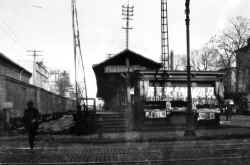 2-Whitestone Br-Station-Flushing Bridge St-c. 1925 (Osborne-Keller).jpg (75326 bytes)