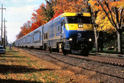 DM30AC-511-Train-East-Pinelawn-10-2009_(Povall-Keller).jpg (184130 bytes)