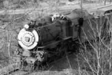 G5s-33-Train-4613-Cold Spring Harbor-2-2-47-closeup.jpg (84357 bytes)