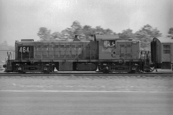 http://www.trainsarefun.com/lirrphotos/diesel/RS1-464-Trn-Panned-Babylon%20-%201957.jpg