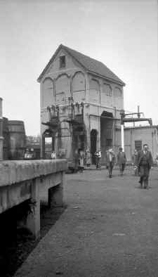 11-SIRT-Coaling Tower-St. George - c. 1946.jpg