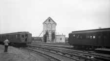 12-SIRT-MU Cars-Coaling Tower-St. George - c. 1946.jpg